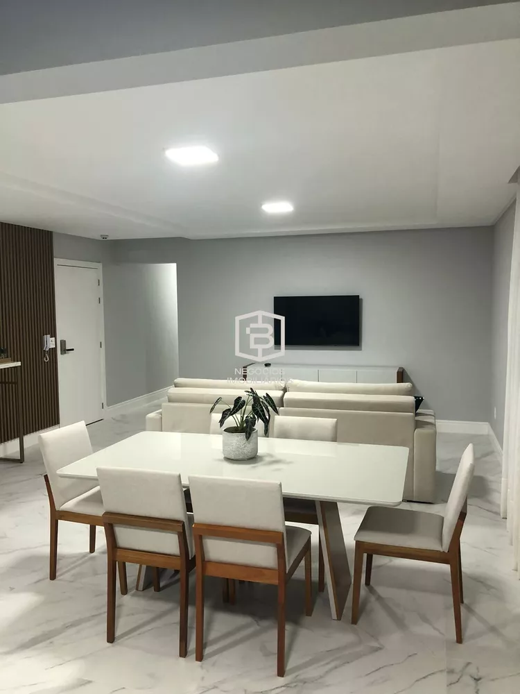 Apartamento à venda com 3 quartos, 118m² - Foto 4