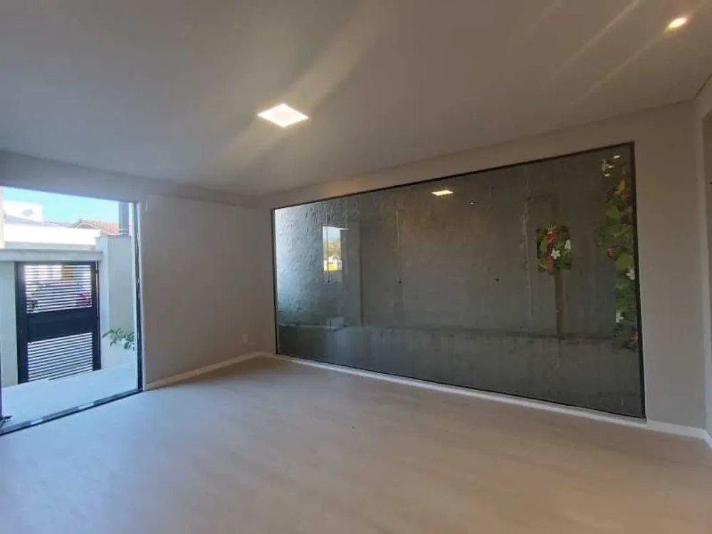Casa, 3 quartos, 208 m² - Foto 1