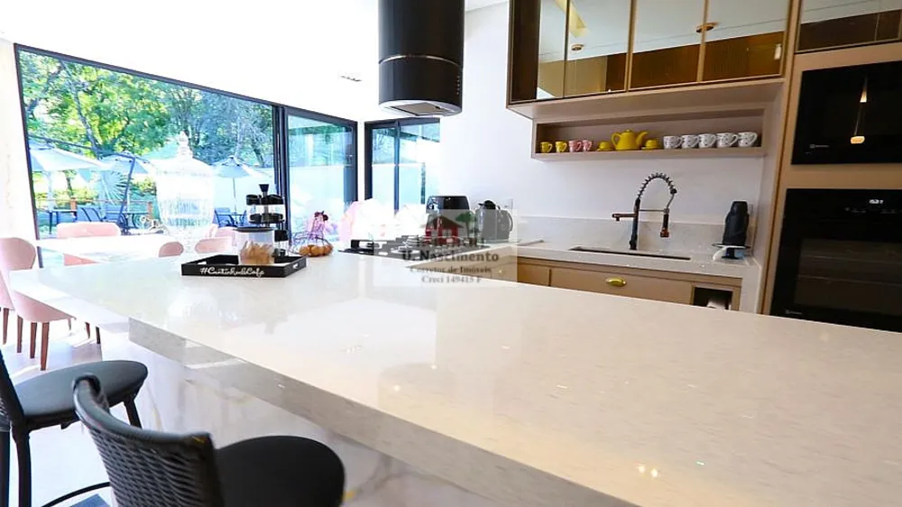 Casa, 5 quartos, 272 m² - Foto 1