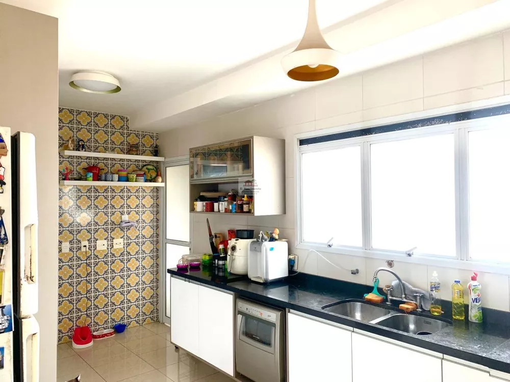 Apartamento à venda com 3 quartos, 156m² - Foto 3