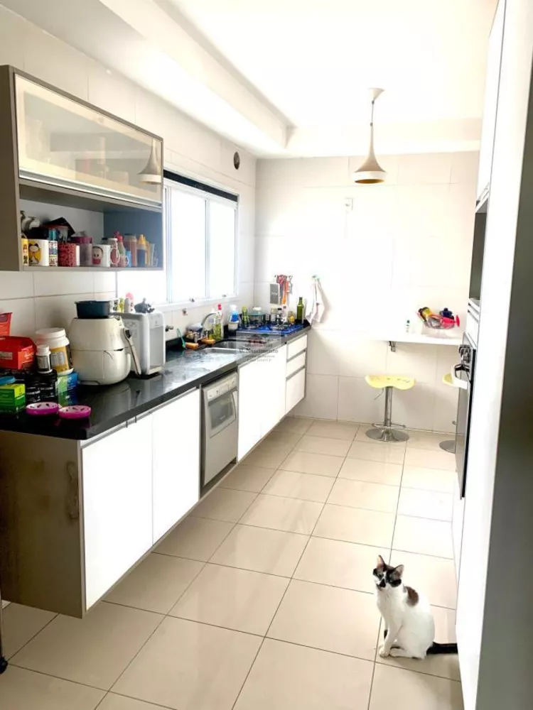 Apartamento à venda com 3 quartos, 156m² - Foto 1