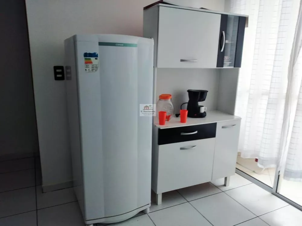 Apartamento à venda com 2 quartos, 43m² - Foto 2