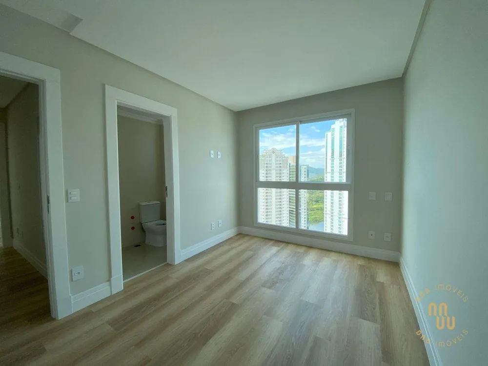 Apartamento, 3 quartos, 140 m² - Foto 1