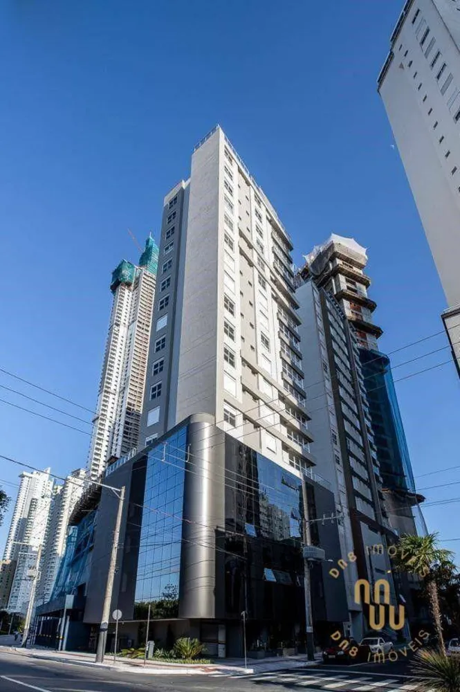 Apartamento, 3 quartos, 240 m² - Foto 1