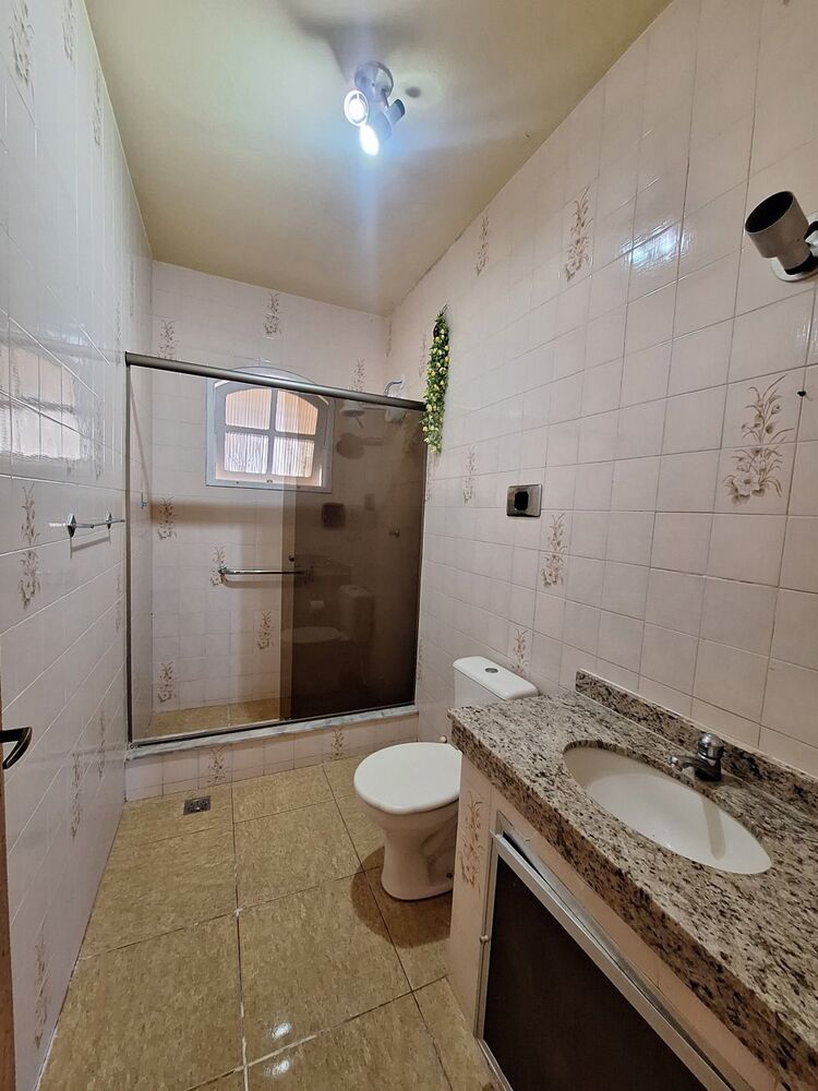 Casa à venda com 3 quartos, 360m² - Foto 1