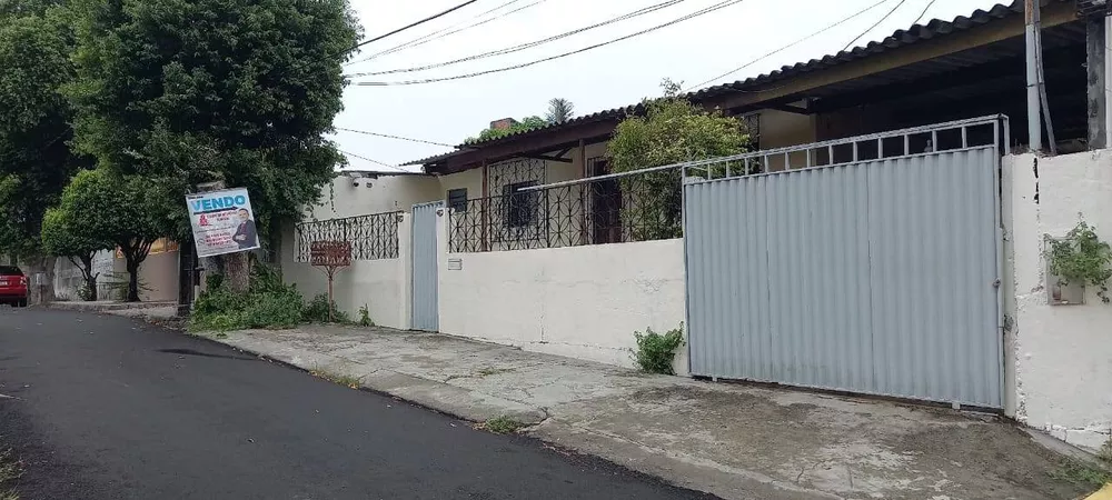 Casa à venda com 4 quartos, 200m² - Foto 4