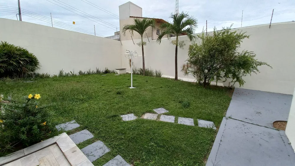 Casa à venda com 4 quartos, 286m² - Foto 3