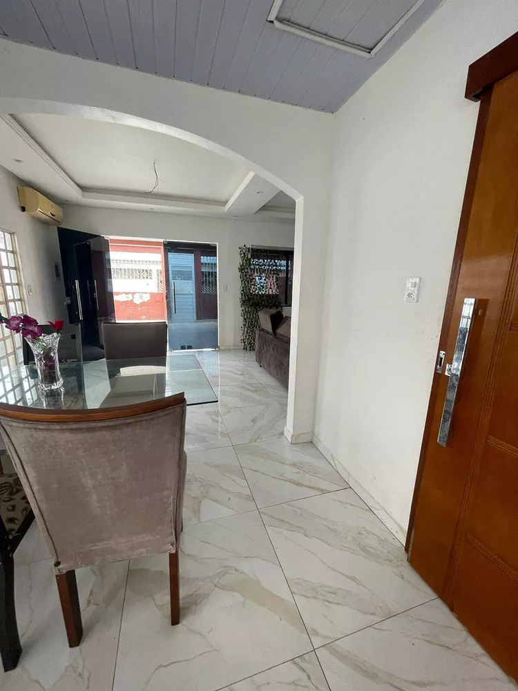 Casa para alugar com 4 quartos, 300m² - Foto 11