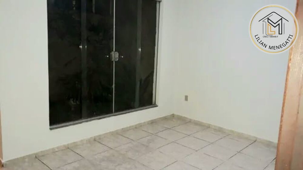 Casa à venda com 3 quartos, 250m² - Foto 2