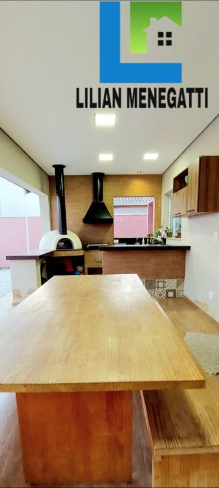 Casa de Condomínio à venda com 3 quartos, 250m² - Foto 1