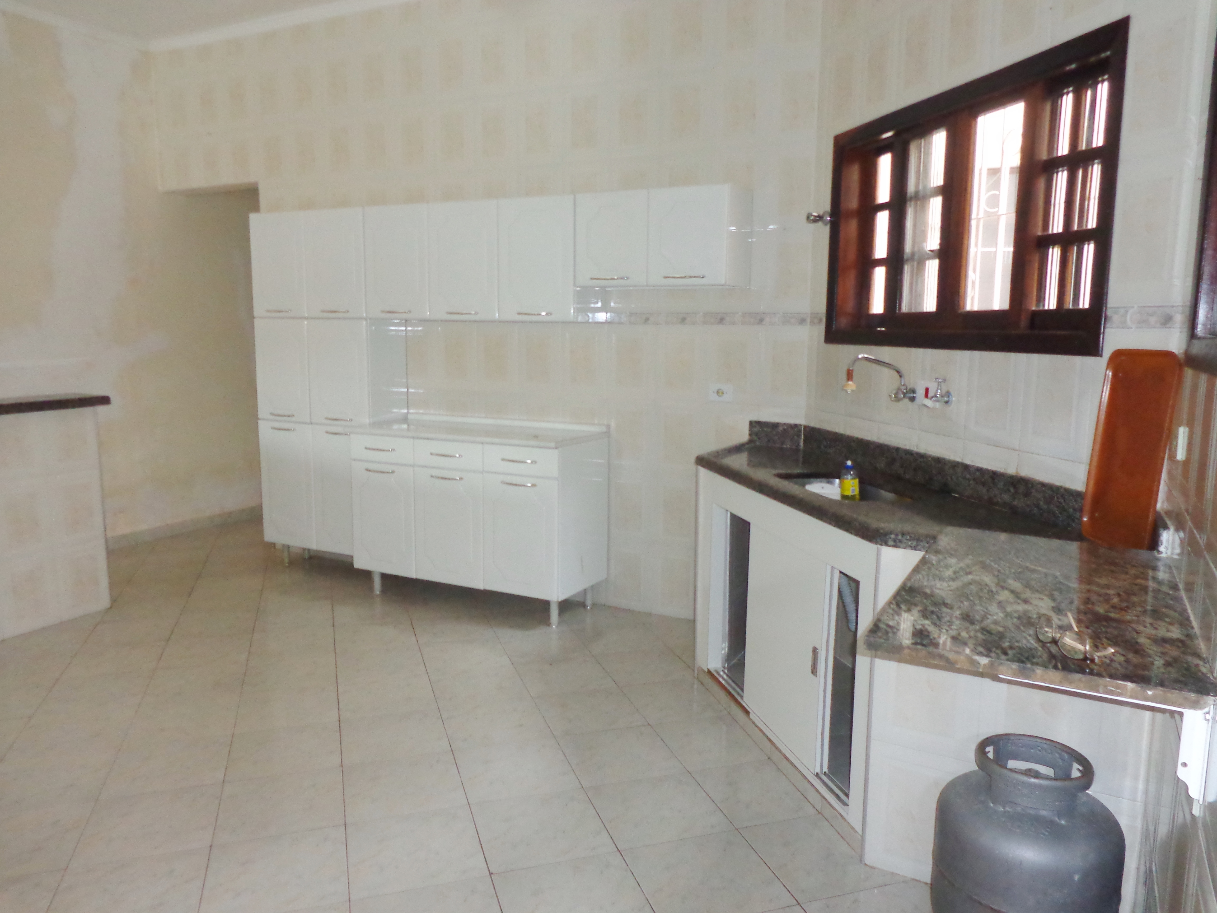 Casa à venda com 2 quartos, 90m² - Foto 3