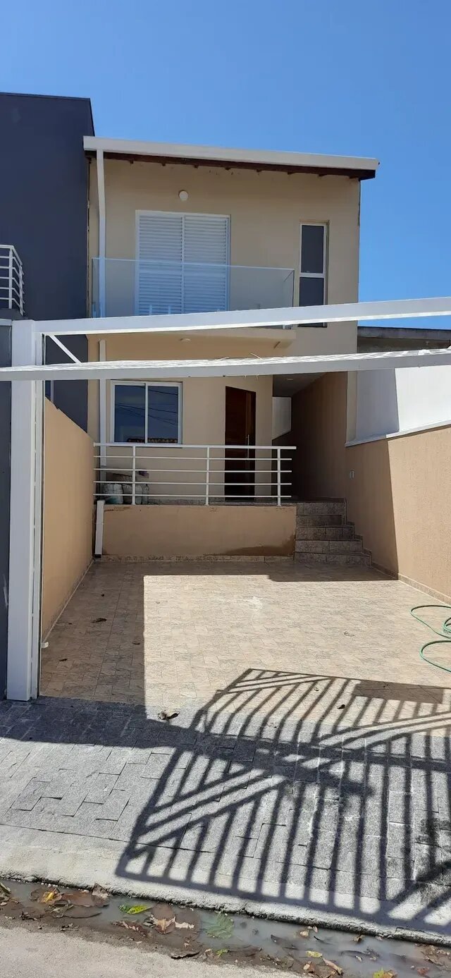 Sobrado à venda com 3 quartos, 125m² - Foto 1