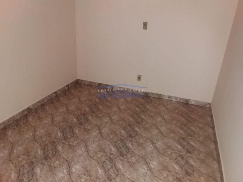 Casa à venda com 3 quartos, 210m² - Foto 4