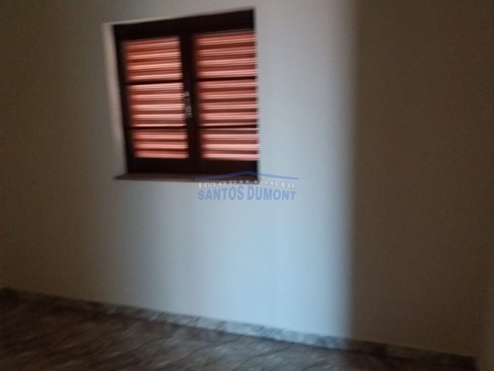 Casa à venda com 3 quartos, 210m² - Foto 1