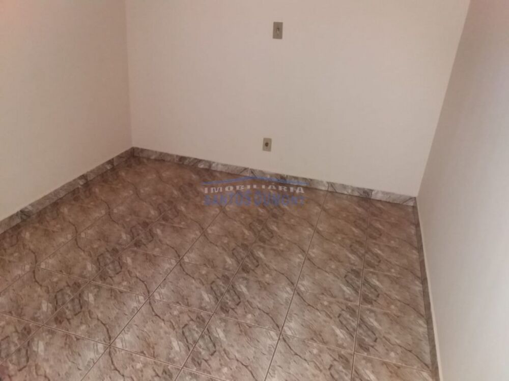 Casa à venda com 3 quartos, 210m² - Foto 3