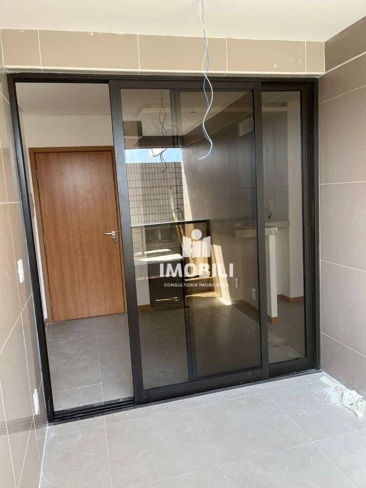 Apartamento à venda com 2 quartos, 70m² - Foto 3