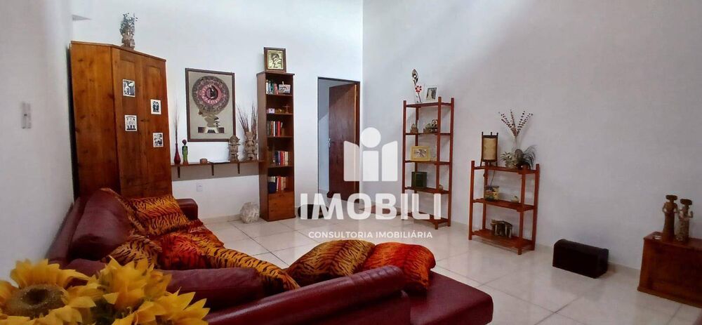 Casa à venda com 2 quartos, 100m² - Foto 4