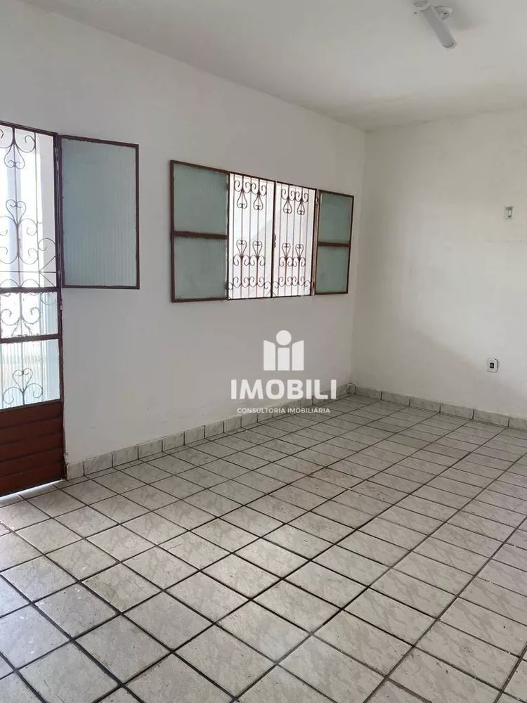 Casa à venda com 3 quartos, 200M2 - Foto 1