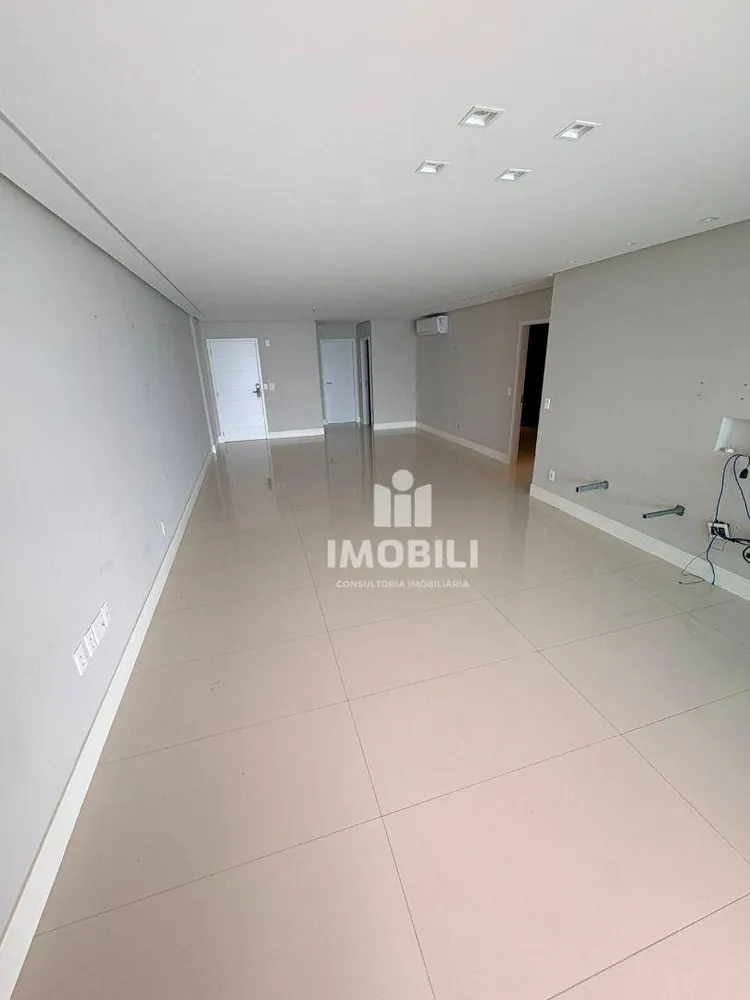 Apartamento, 3 quartos, 250 m² - Foto 1