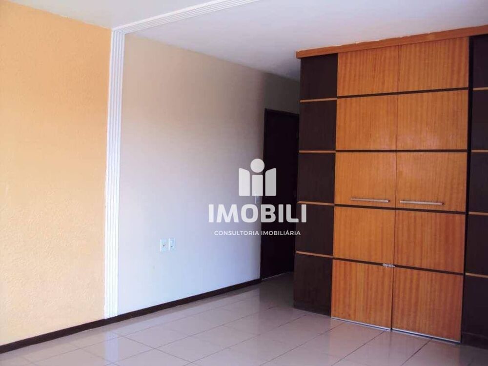 Casa à venda com 4 quartos, 357m² - Foto 8