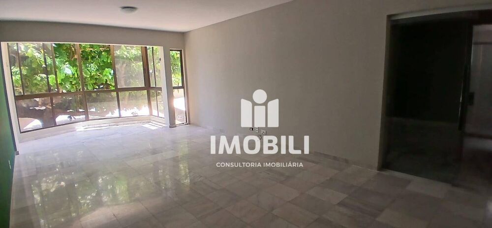 Apartamento à venda com 3 quartos, 150m² - Foto 4