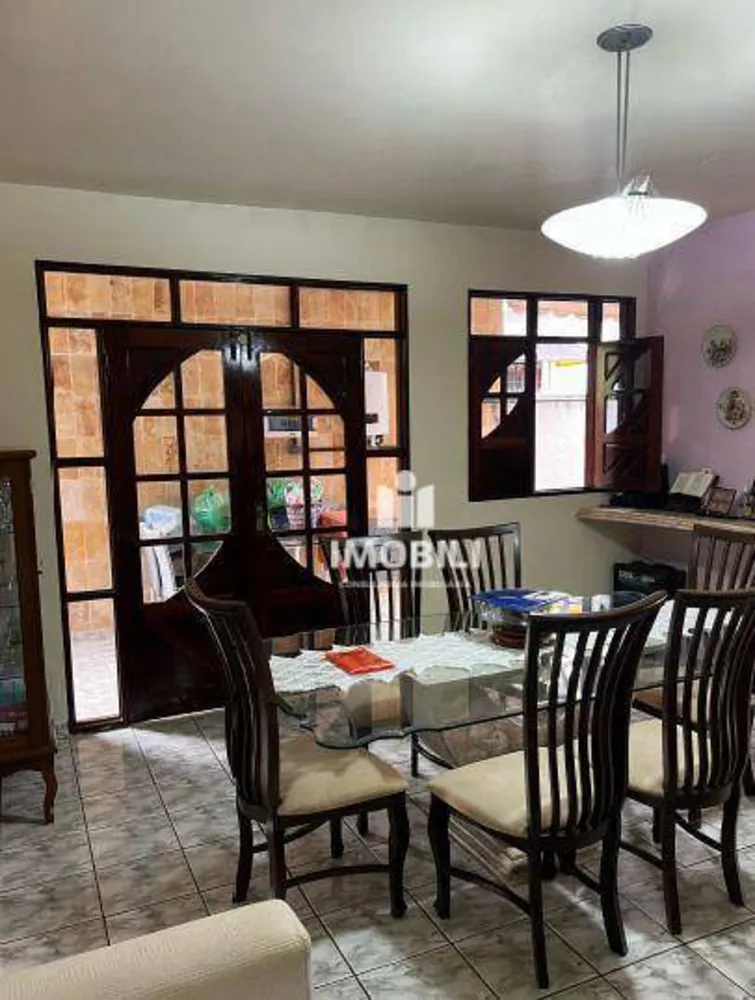 Casa, 3 quartos, 304 m² - Foto 1