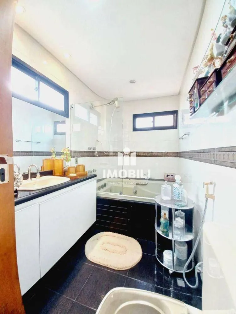 Cobertura, 3 quartos, 315 m² - Foto 1