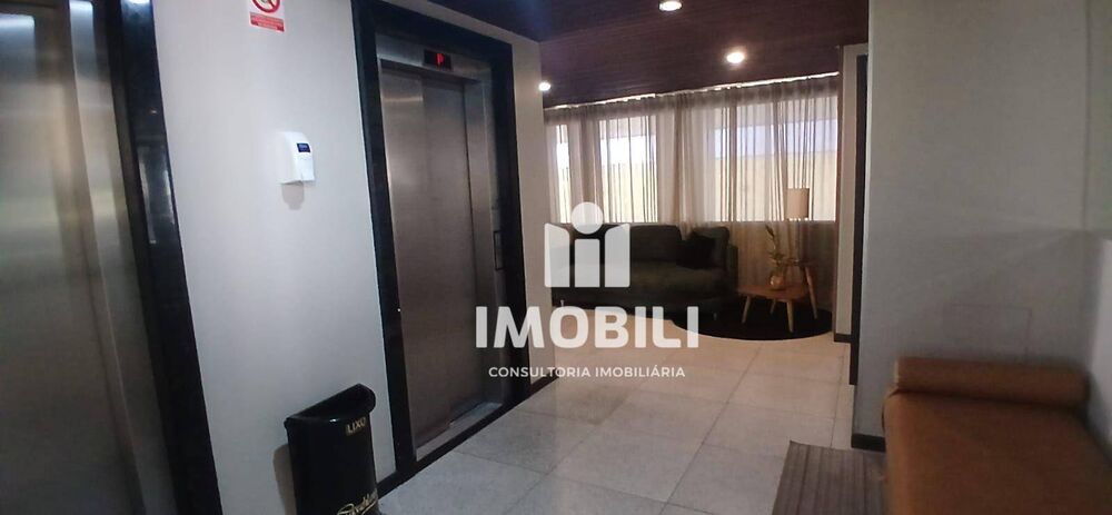Apartamento à venda com 3 quartos, 80m² - Foto 2