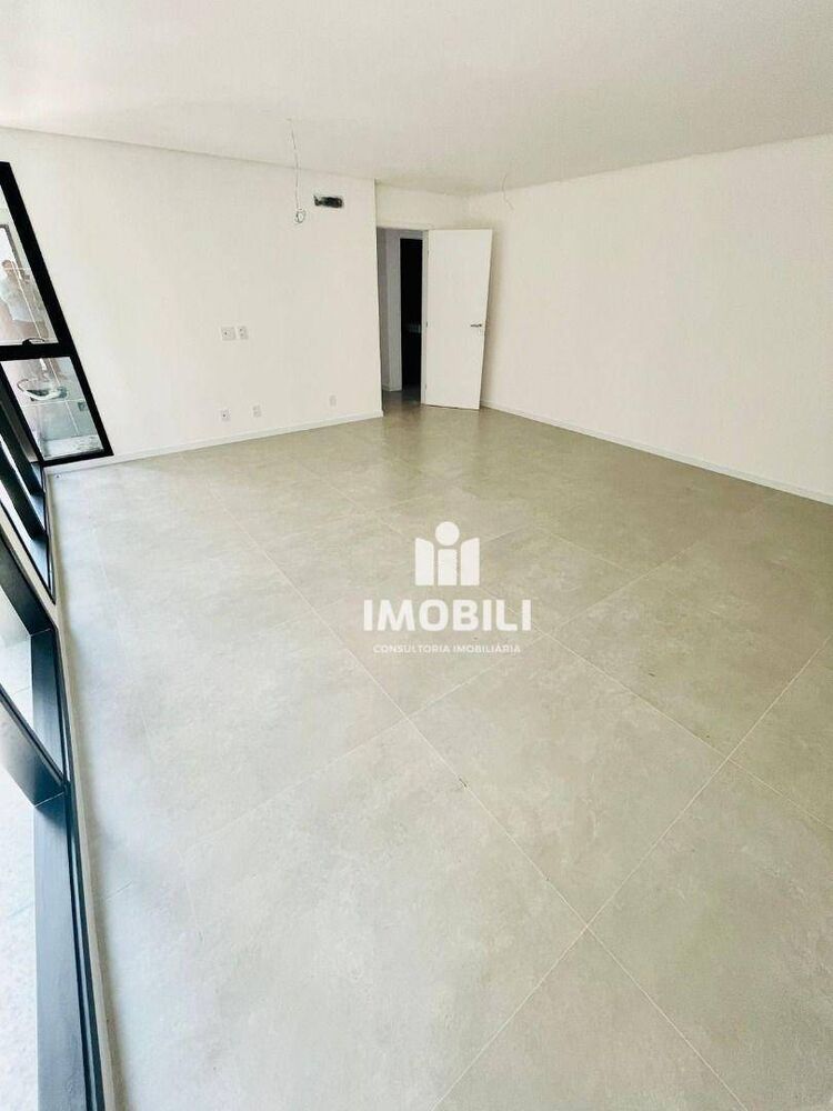 Apartamento à venda com 3 quartos, 221m² - Foto 7