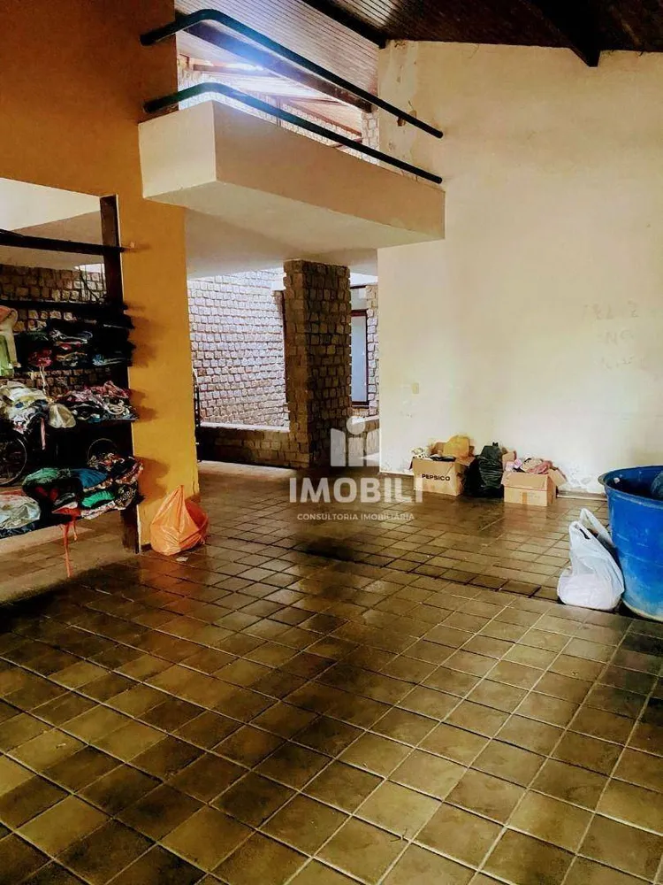Casa, 3 quartos, 239 m² - Foto 2