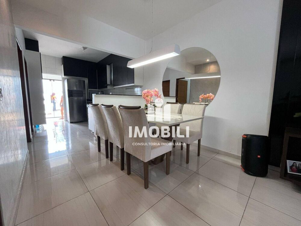 Casa à venda com 9 quartos, 326m² - Foto 10