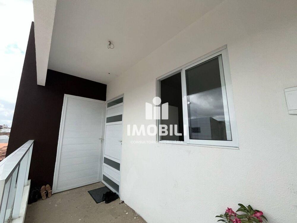 Casa à venda com 9 quartos, 326m² - Foto 1