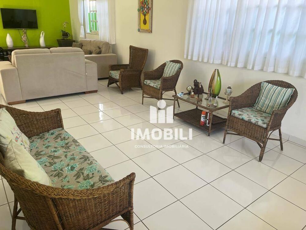 Casa à venda com 3 quartos, 198m² - Foto 4