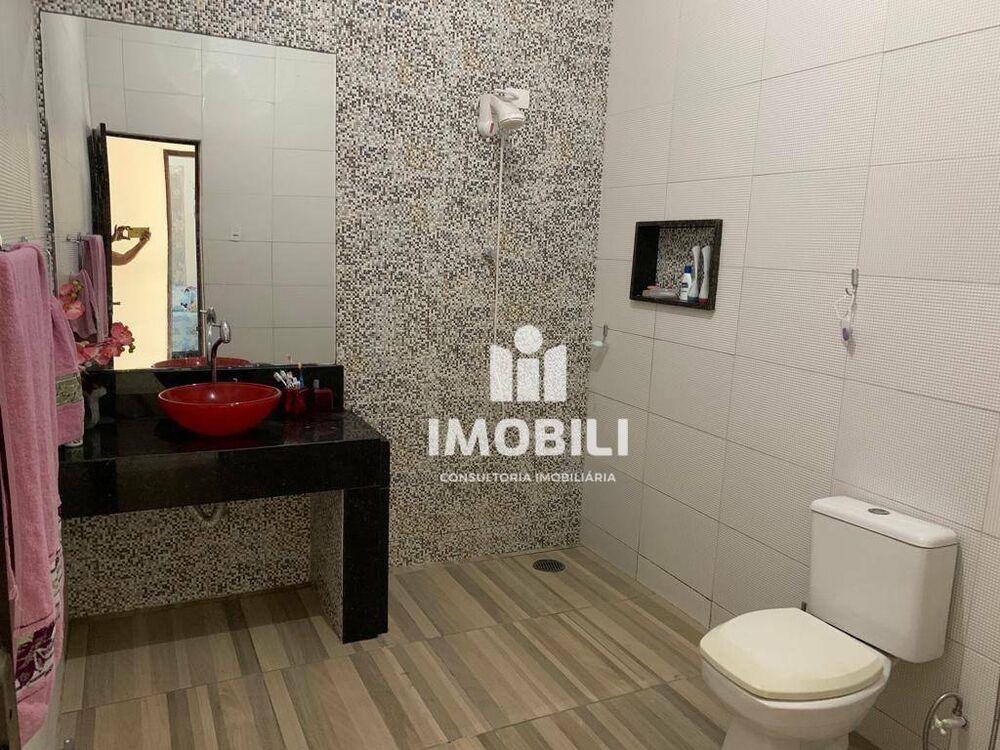 Casa à venda com 4 quartos, 221m² - Foto 4