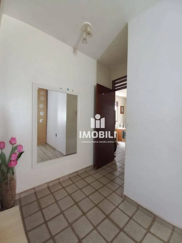 Casa, 3 quartos, 216 m² - Foto 4