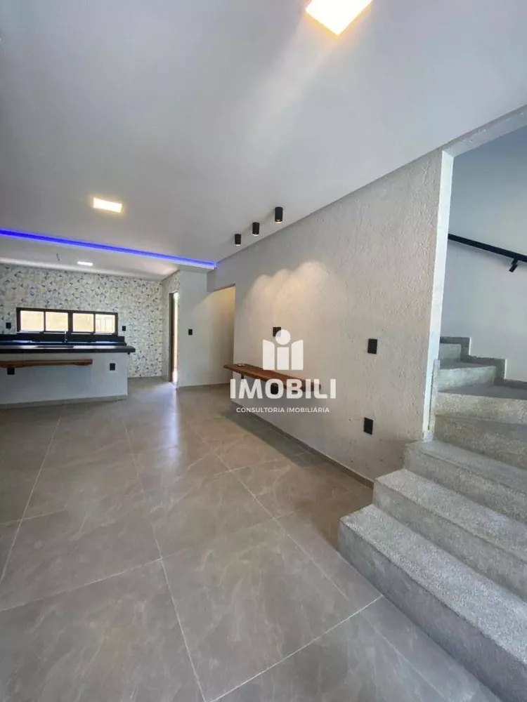 Casa à venda com 3 quartos, 147m² - Foto 4