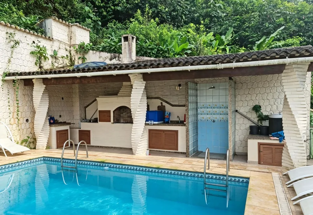 Casa, 4 quartos, 255 m² - Foto 1