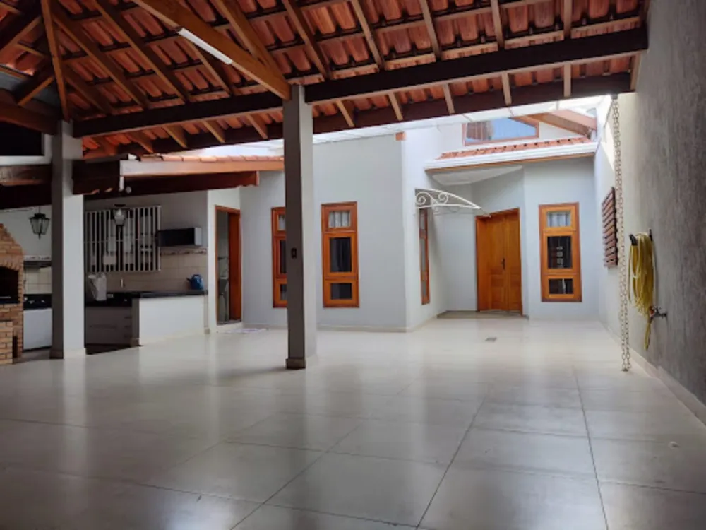 Casa, 3 quartos, 222 m² - Foto 2