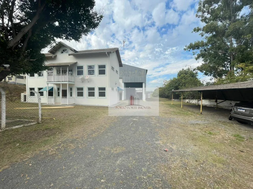Depósito-Galpão, 1600 m² - Foto 1