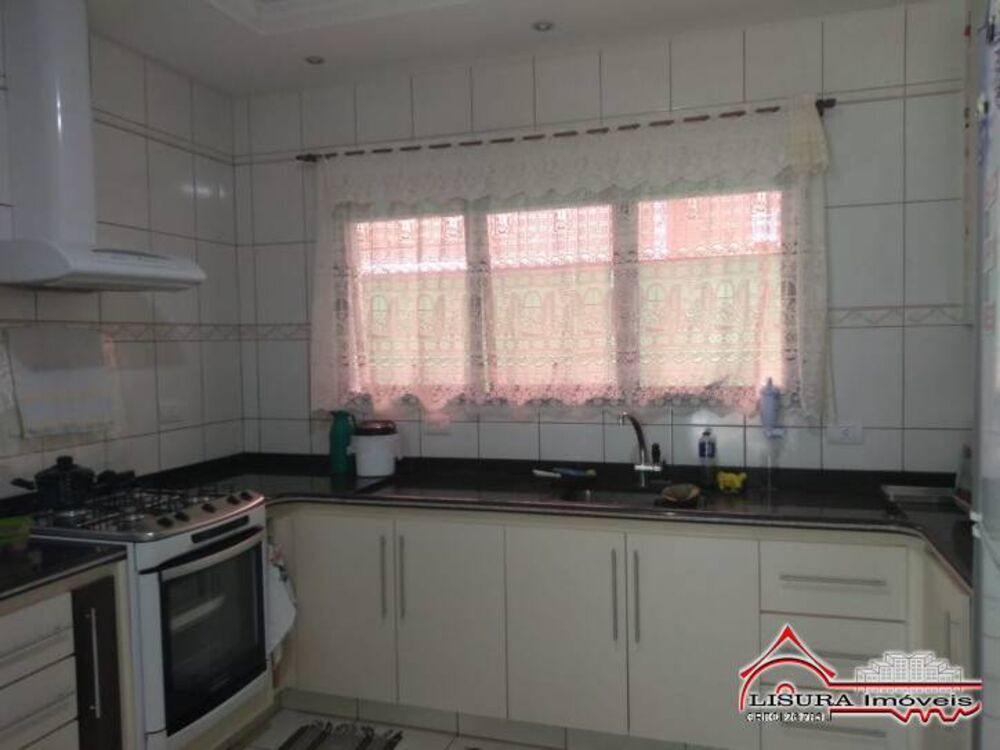 Casa de Condomínio à venda com 4 quartos, 300m² - Foto 23