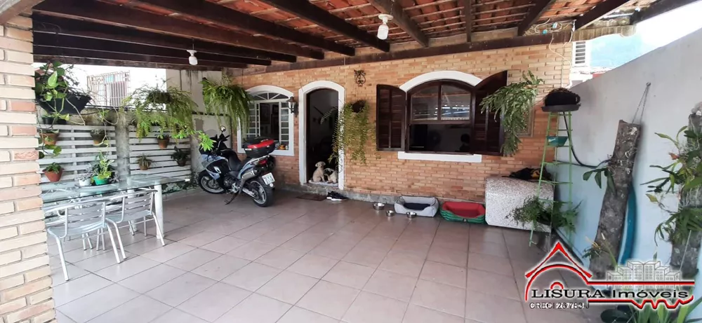 Casa à venda com 4 quartos, 300m² - Foto 3