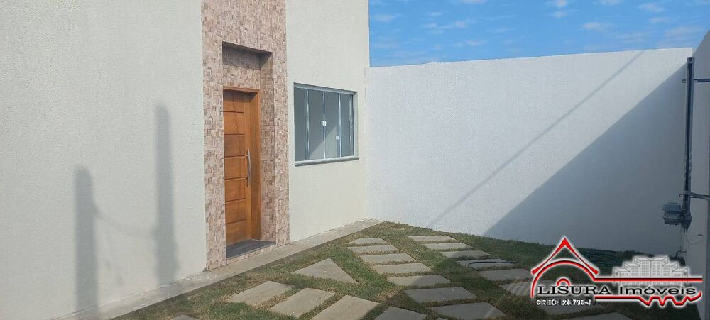 Casa à venda com 3 quartos, 225m² - Foto 1