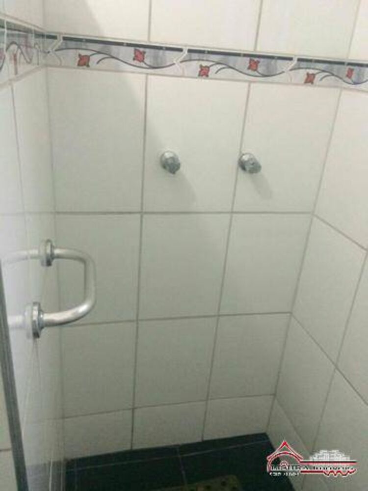 Casa à venda com 2 quartos, 1m² - Foto 4