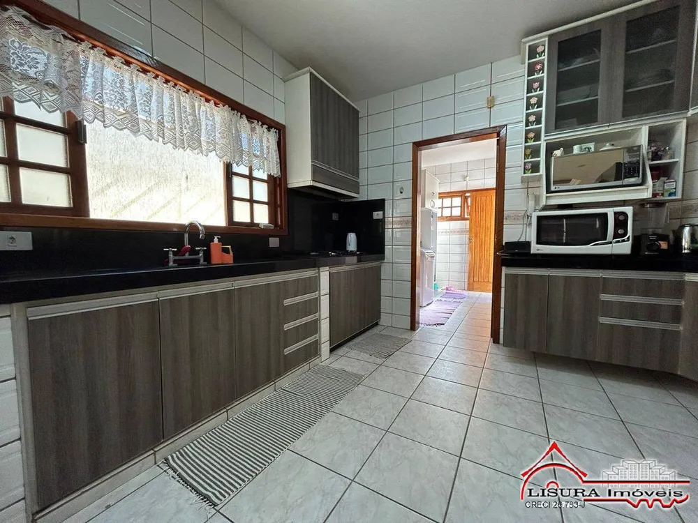 Casa, 4 quartos, 220 m² - Foto 2