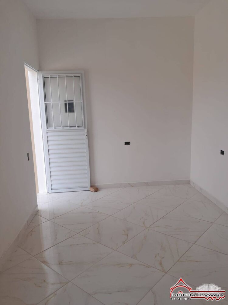 Casa à venda com 2 quartos, 58m² - Foto 1