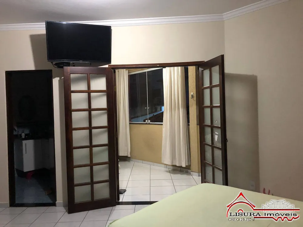 Casa, 3 quartos, 235 m² - Foto 1