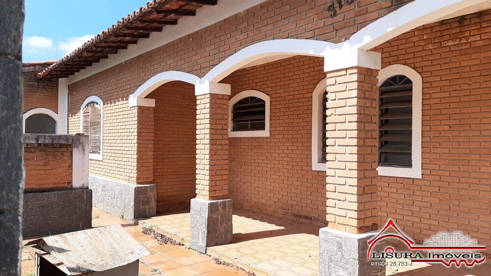 Casa à venda com 3 quartos, 220m² - Foto 1
