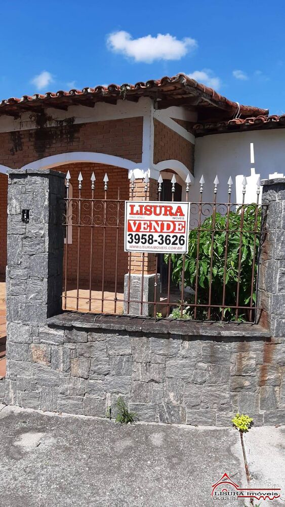 Casa à venda com 3 quartos, 220m² - Foto 2