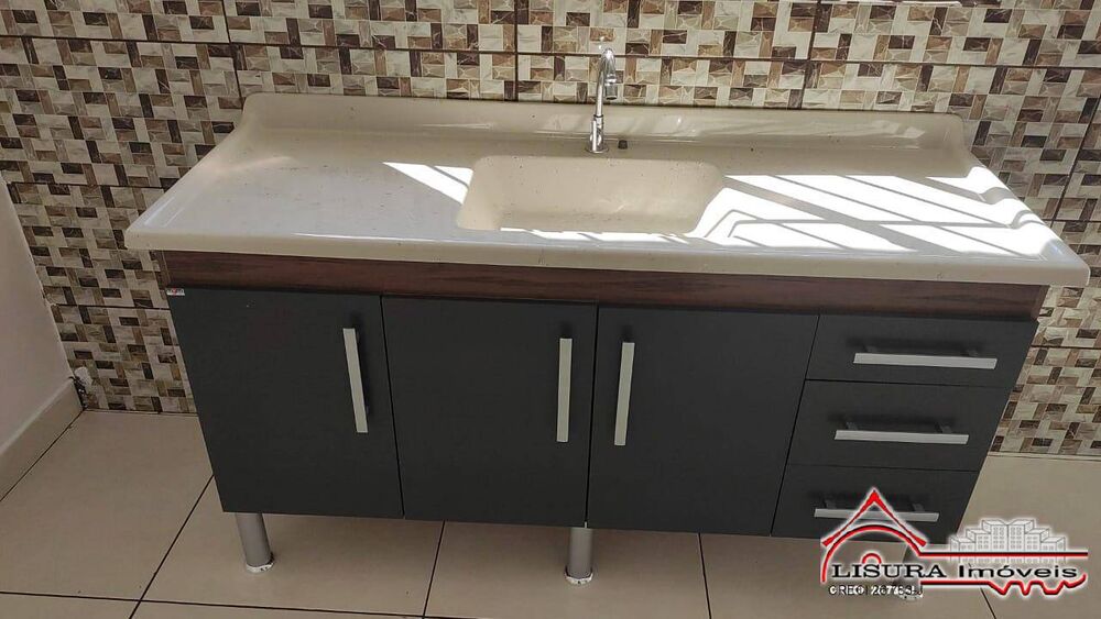 Casa à venda com 1 quarto, 60m² - Foto 2