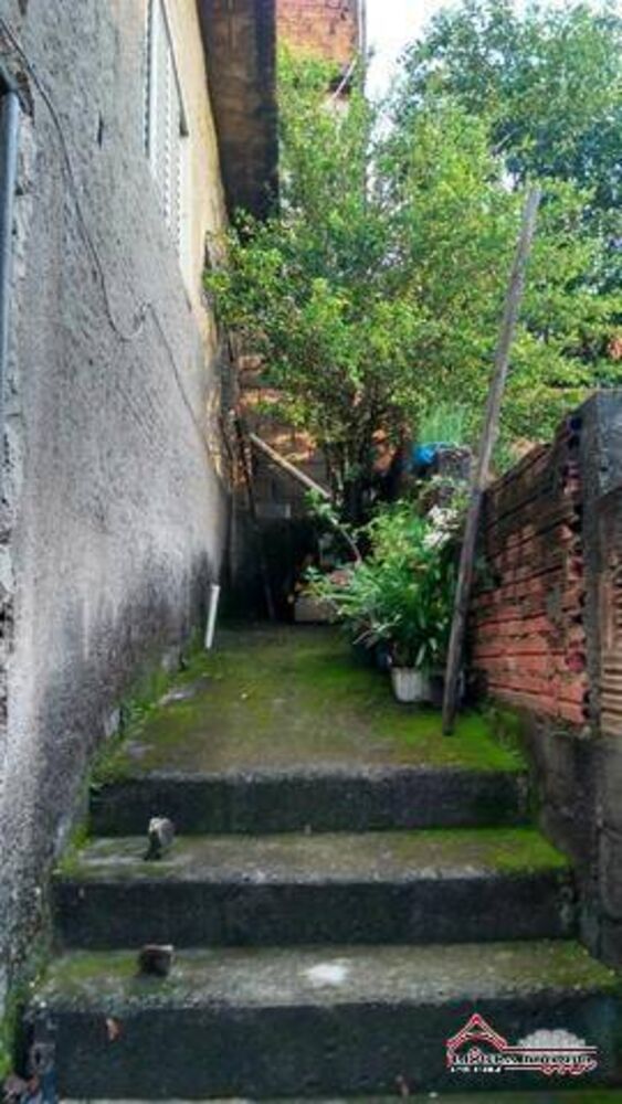 Casa à venda com 2 quartos, 1m² - Foto 2
